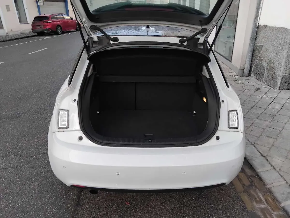 Audi A1 2014 photo 2