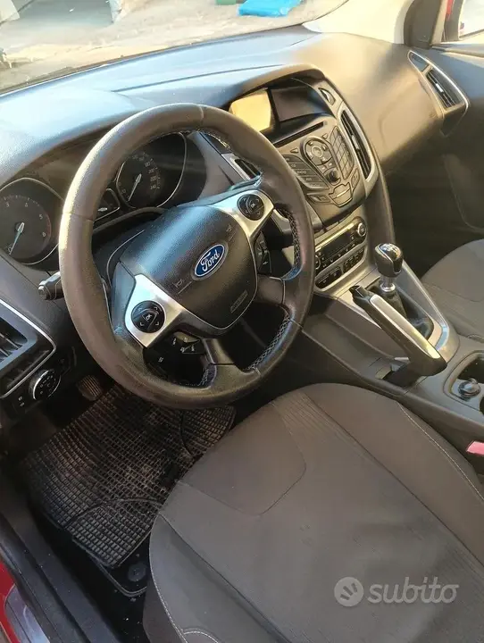 Ford Focus 2011 photo 3
