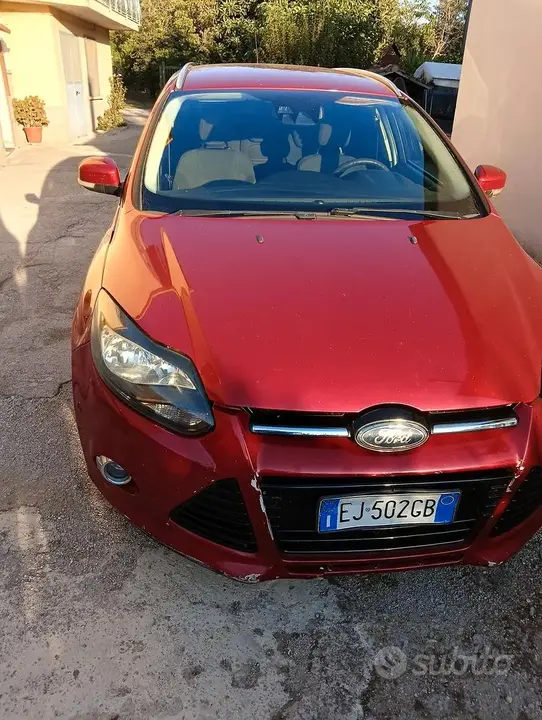 Ford Focus 2011 photo 2
