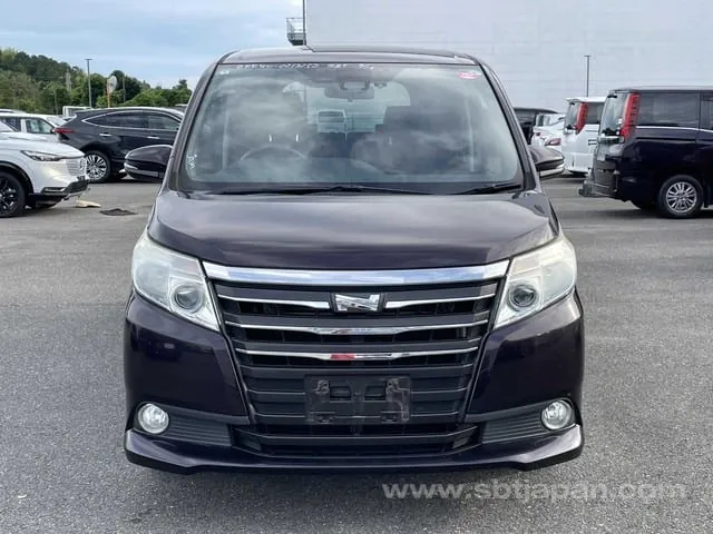 Toyota Noah 2016 photo 5