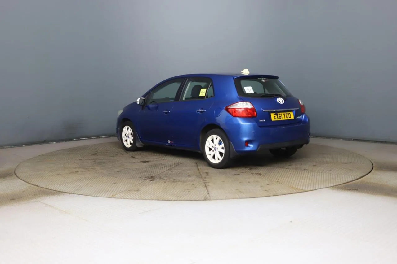 Toyota Auris 2011 photo 4