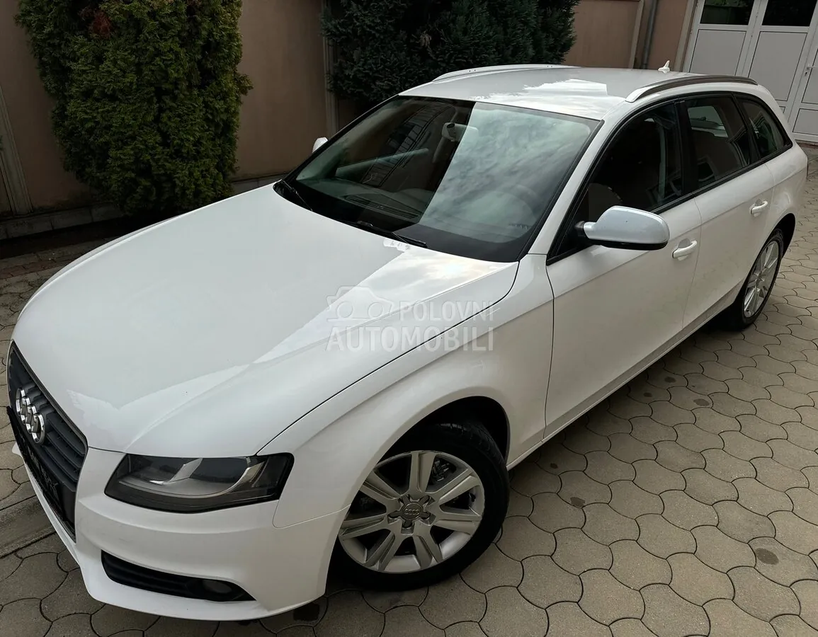 Audi A4 2011 photo 2