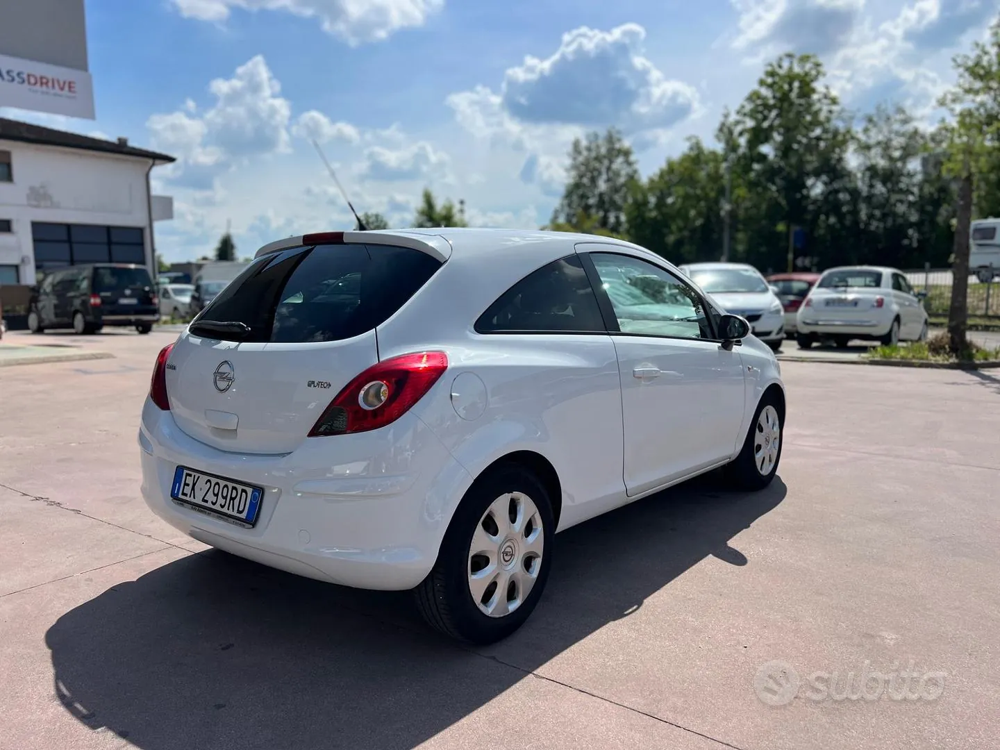Opel Corsa 2011 photo 4