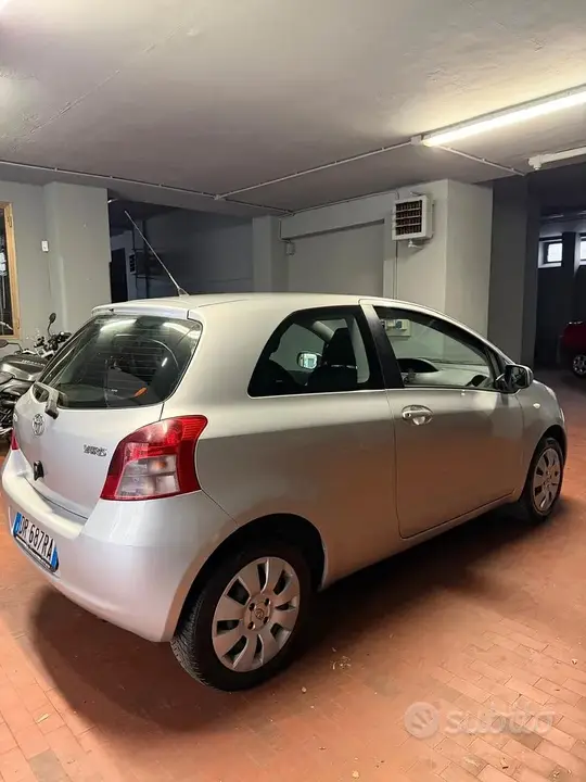 Toyota Yaris 2008 photo 2