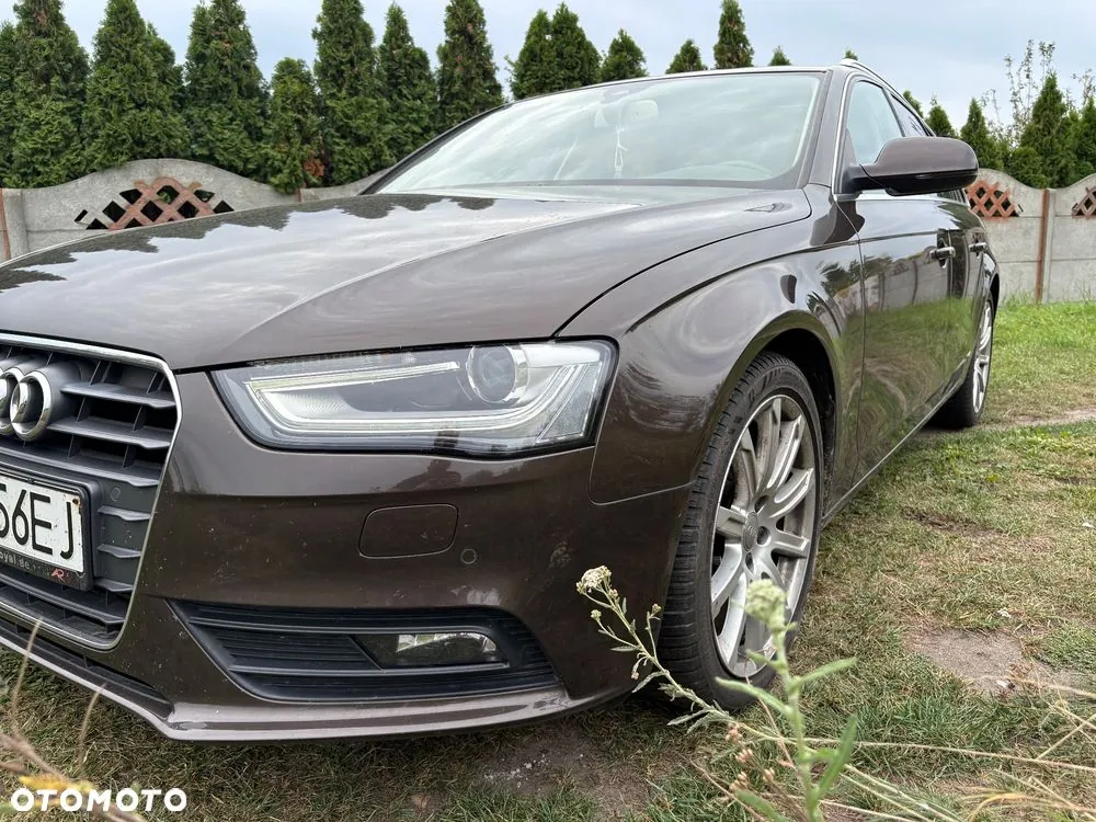 Audi A4 Avant 2012 photo 2