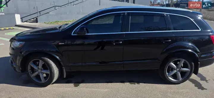 Audi Q7 2014 photo 2