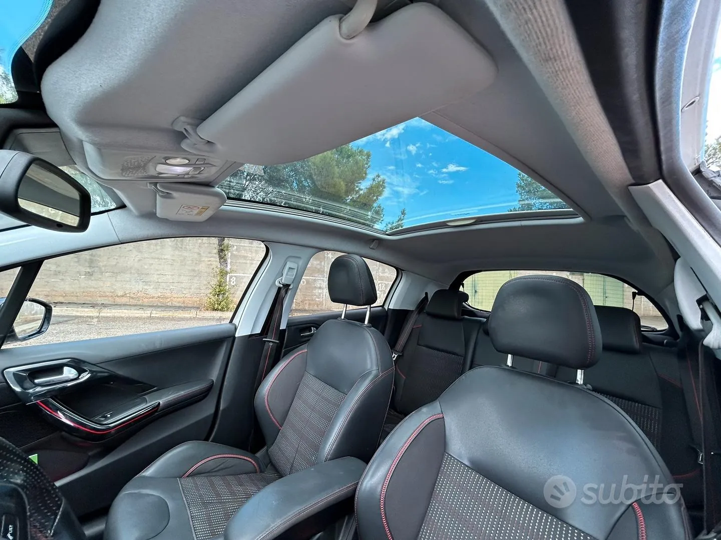 Peugeot 208 2016 photo 3