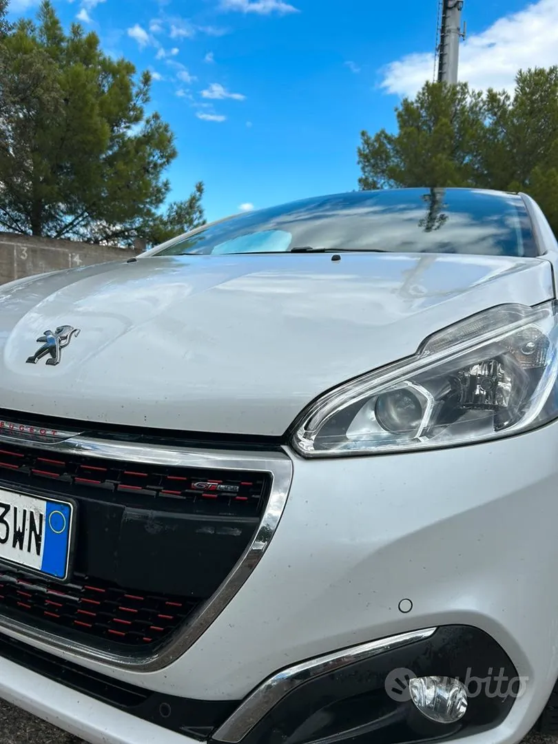 Peugeot 208 2016 photo 2