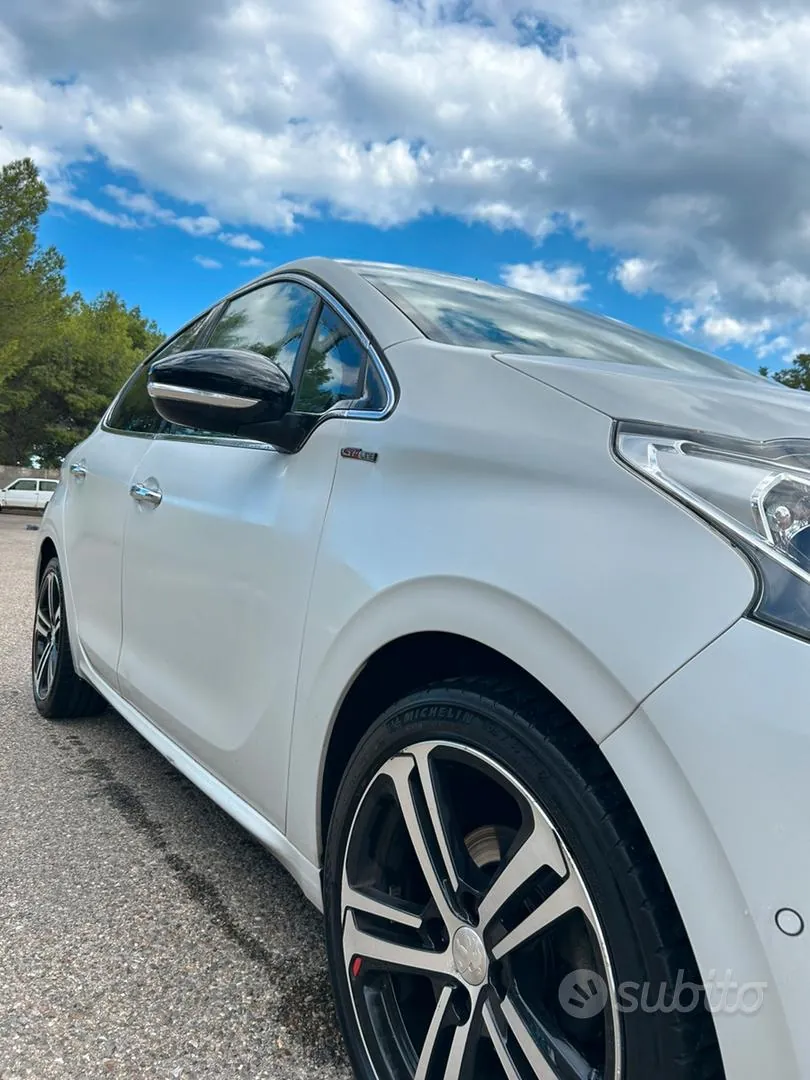 Peugeot 208 2016 photo 5