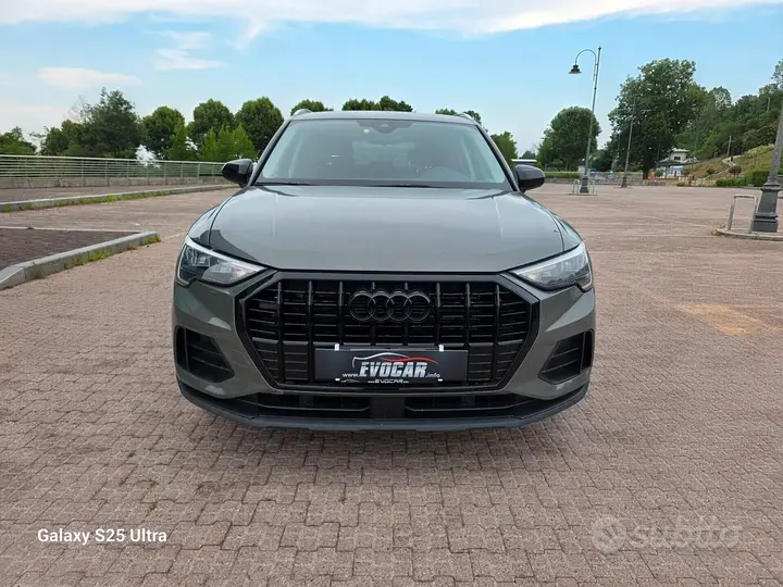 Audi Q3 2021 photo 2