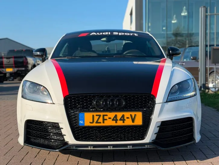 Audi Tt 2011 photo 2