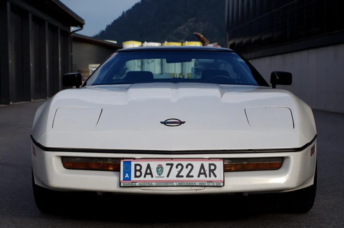 Chevrolet Corvette 1984 photo 2