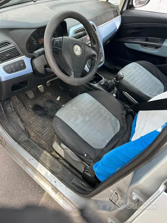 Fiat Grande Punto 2006 photo 4