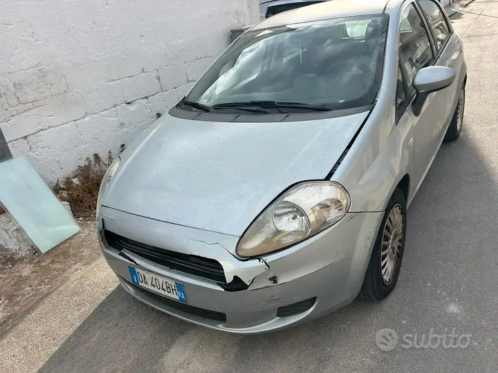 Fiat Grande Punto 2006 photo 2