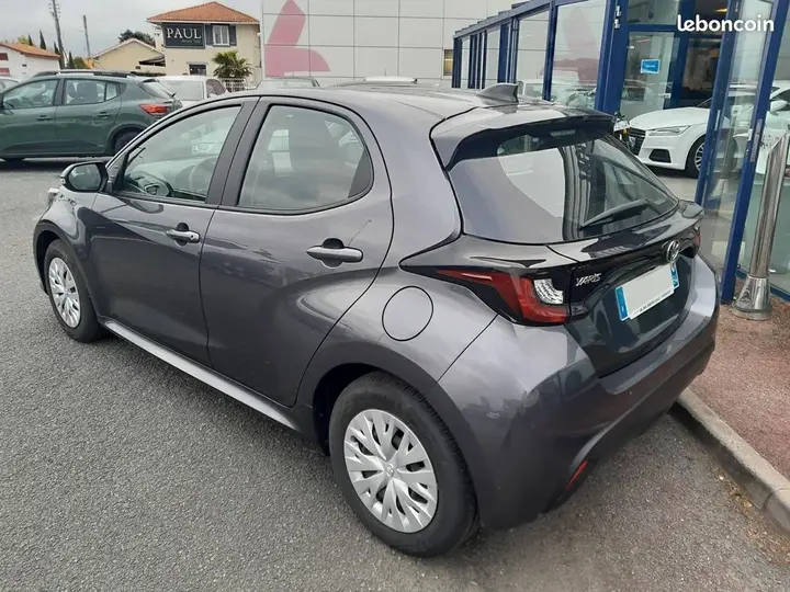 Toyota Yaris 2025 photo 2
