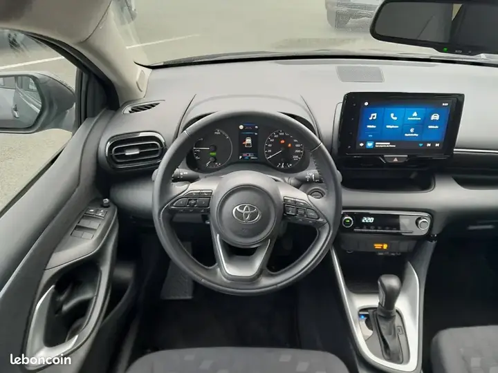 Toyota Yaris 2025 photo 3