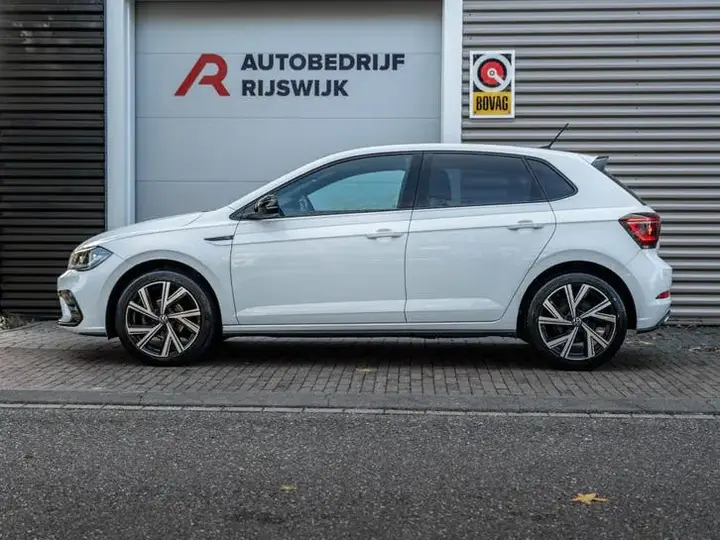 Volkswagen Polo 2023 photo 2