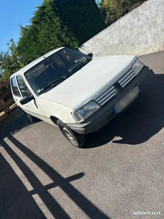 Peugeot 205