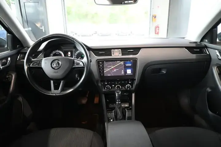 Skoda Octavia 2018 photo 2
