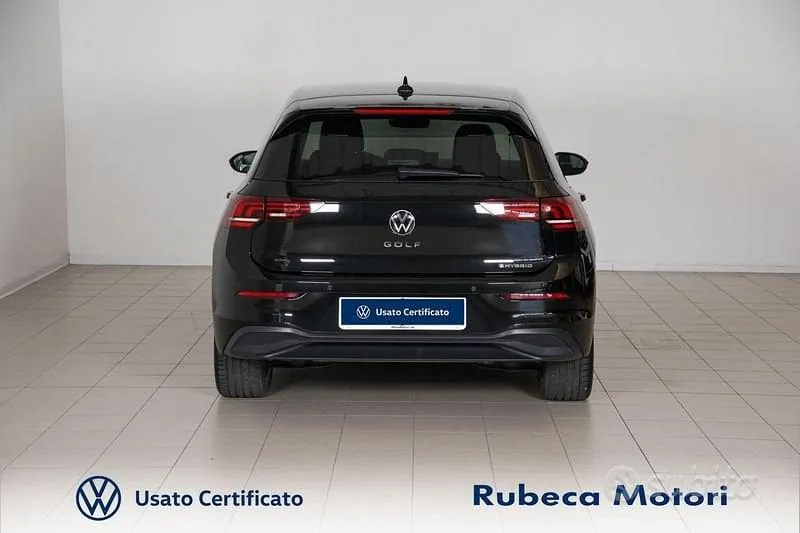 Volkswagen Golf 2025 photo 5