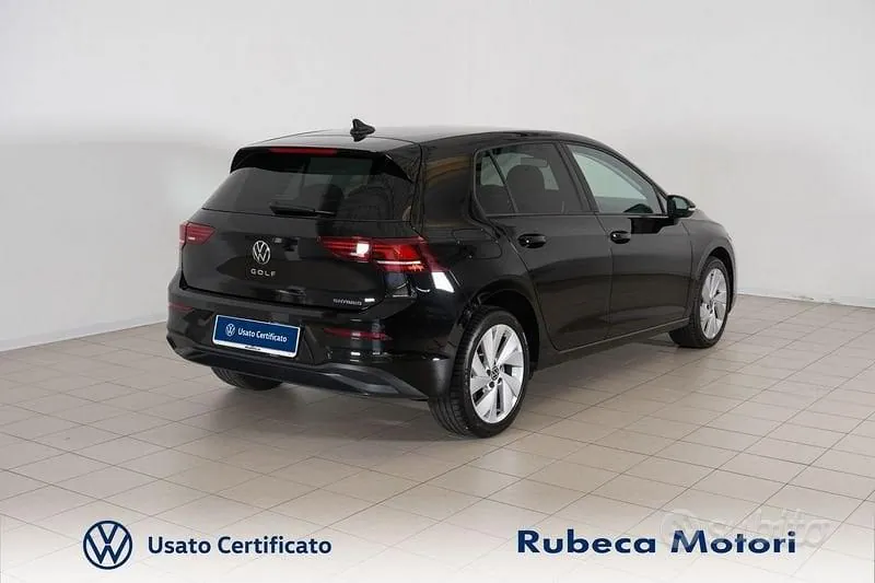 Volkswagen Golf 2025 photo 4