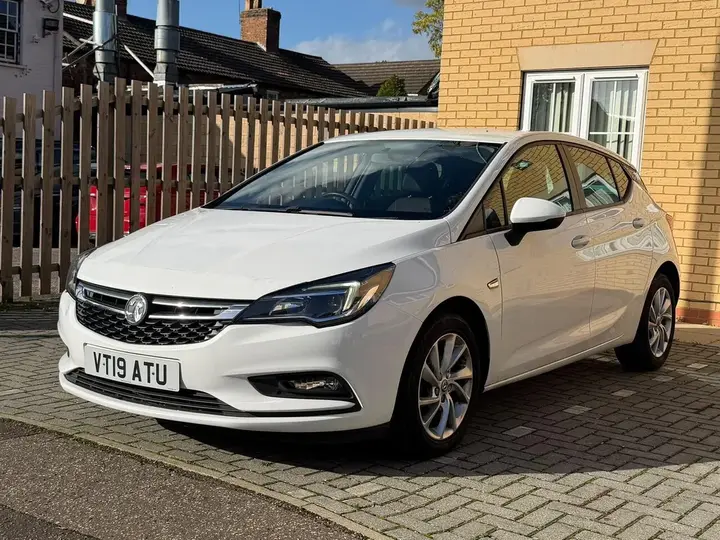 Vauxhall Astra 2019 photo 3