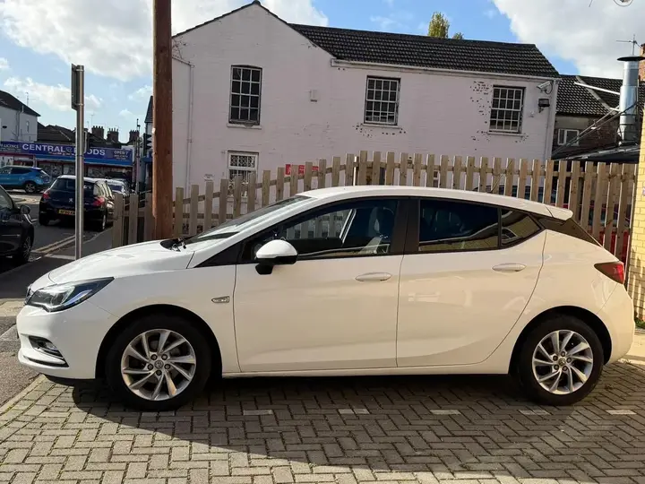 Vauxhall Astra 2019 photo 4
