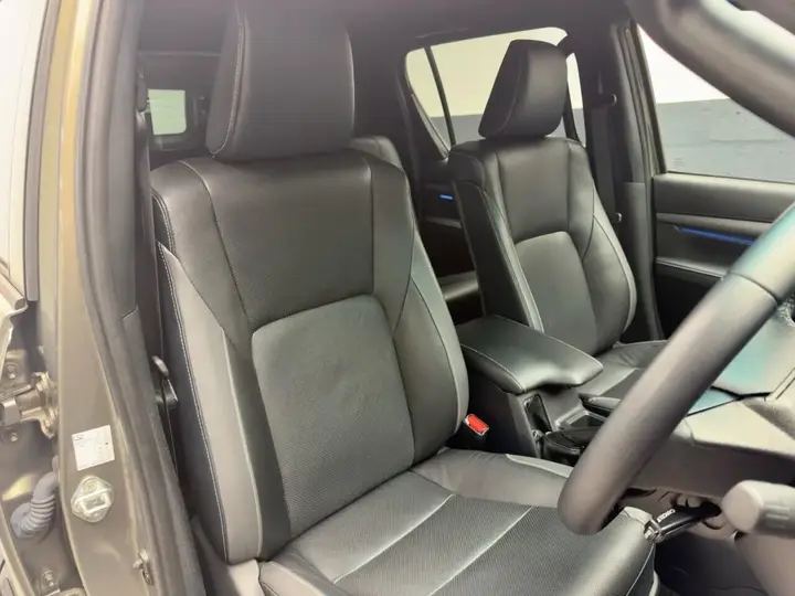 Toyota Hilux 2023 photo 3