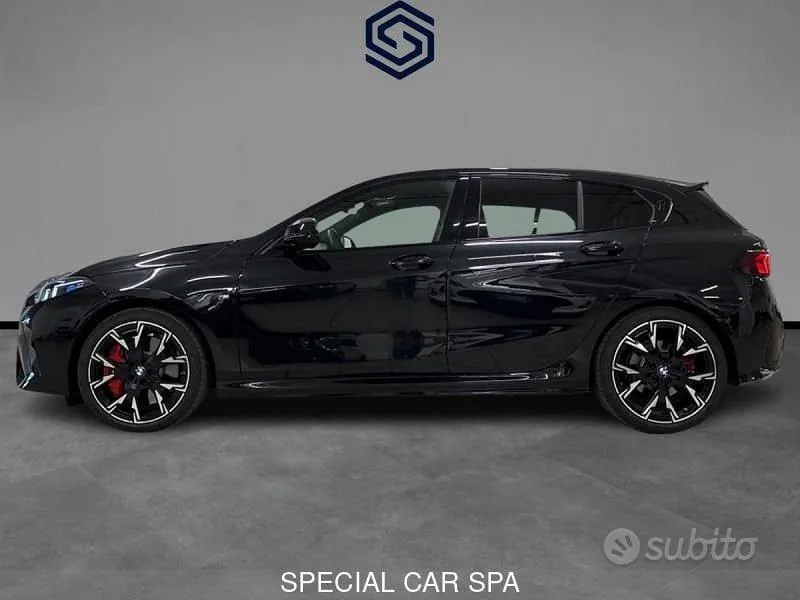 BMW 1 Series 2025 photo 2