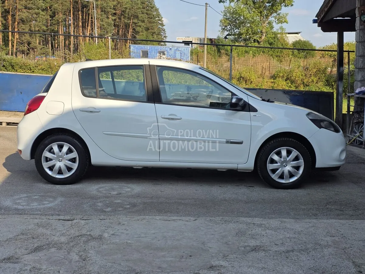 Renault Clio 2011 photo 5