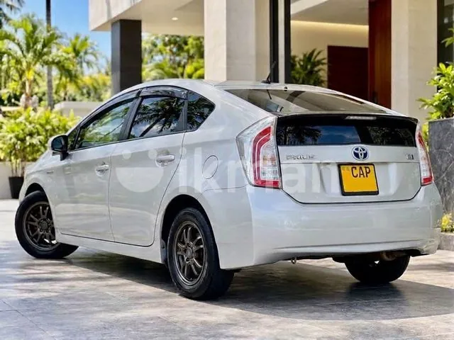 Toyota Prius 2016 photo 2
