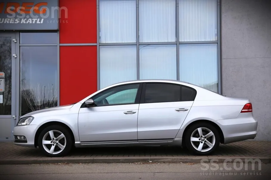 Volkswagen Passat 2013 photo 2