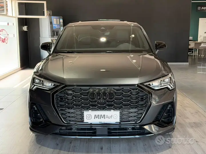 Audi Q3 2023 photo 2
