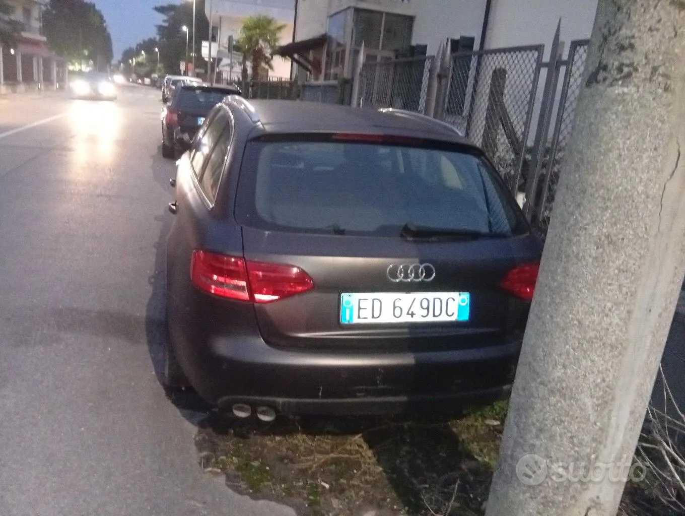 Audi A4 2010 photo 2