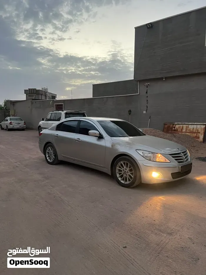 Genesis G70 2009 photo 2