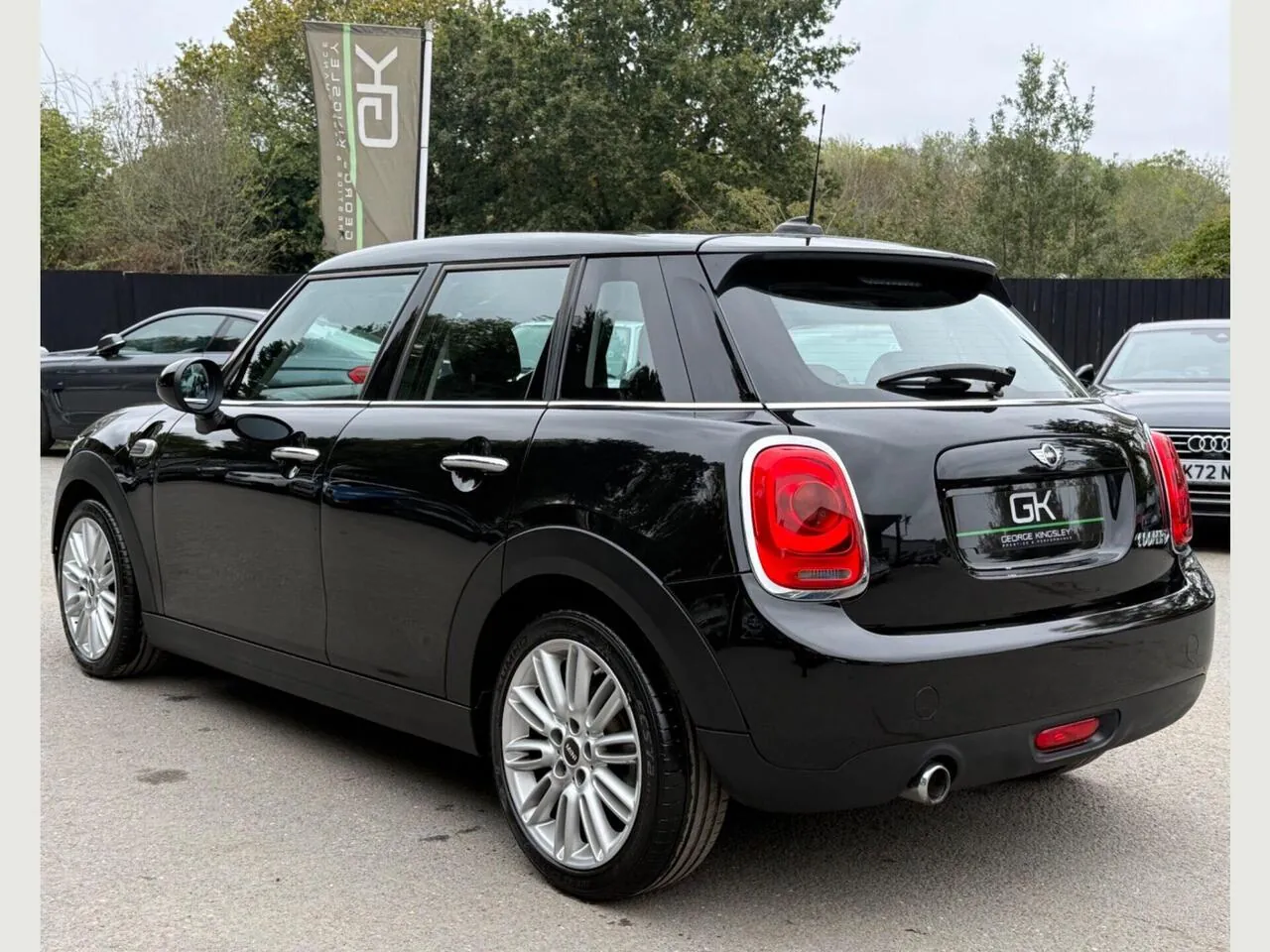 Mini Hatch 2016 photo 2