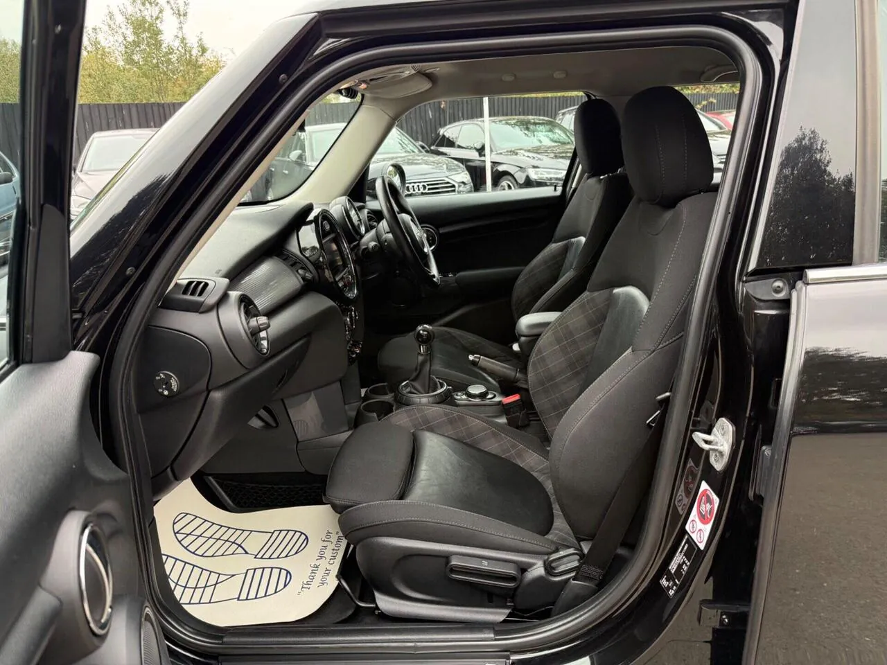 Mini Hatch 2016 photo 3