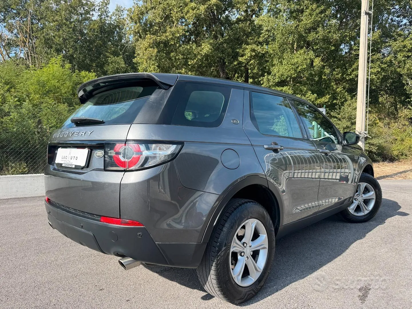 Land Rover Discovery Sport 2017 photo 4