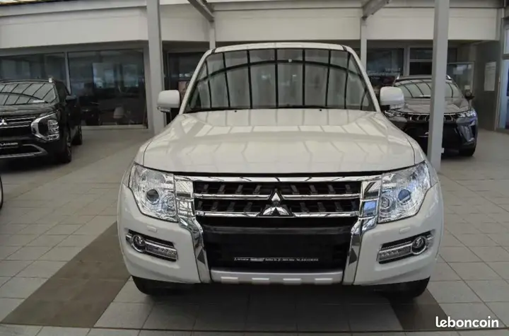 Mitsubishi Pajero 2015 photo 5