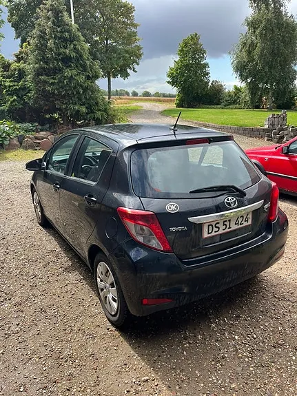 Toyota Yaris 2012 photo 3