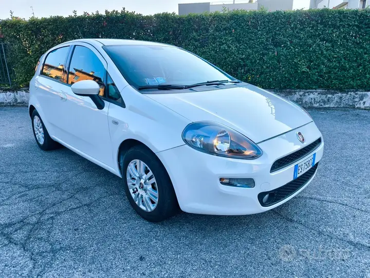 Fiat Punto 2013 photo 2