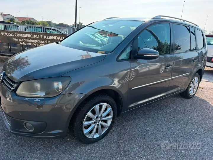Volkswagen Touran 2011 photo 4