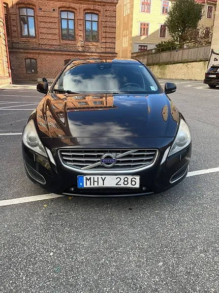 Volvo V60 2012 photo 2