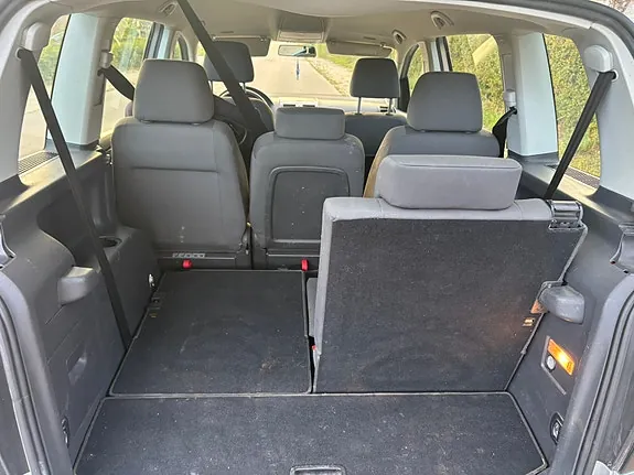 Volkswagen Touran 2009 photo 5