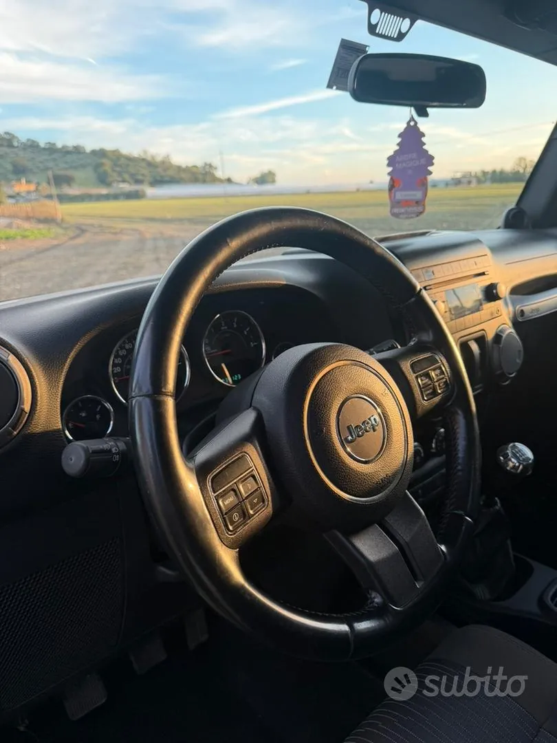 Jeep Wrangler 2011 photo 5