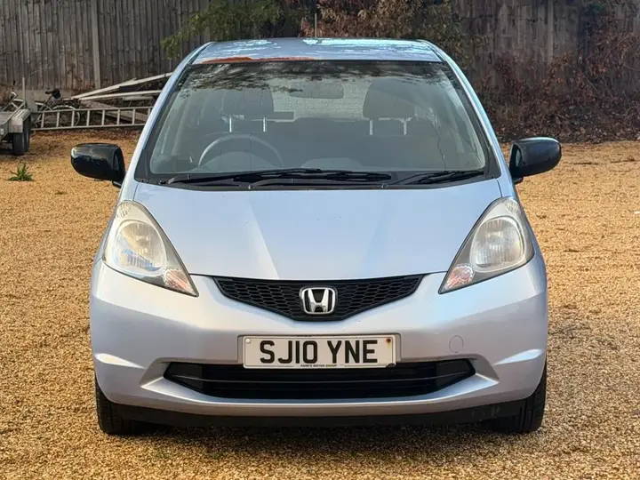 Honda Jazz 2010 photo 2
