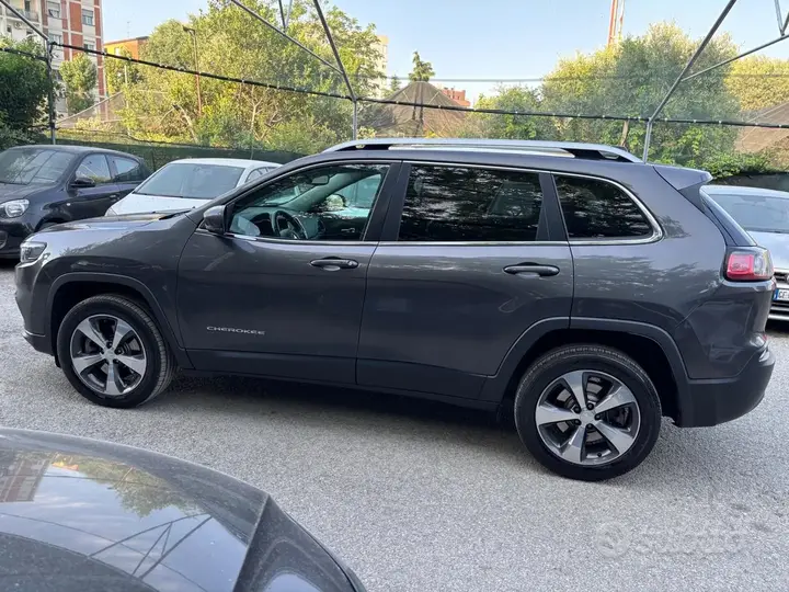 Jeep Cherokee 2019 photo 4