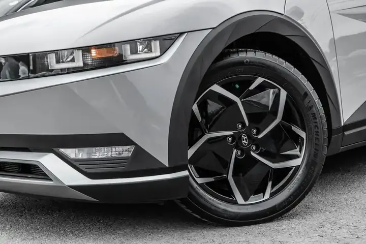 Hyundai Ioniq 5 2023 photo 2