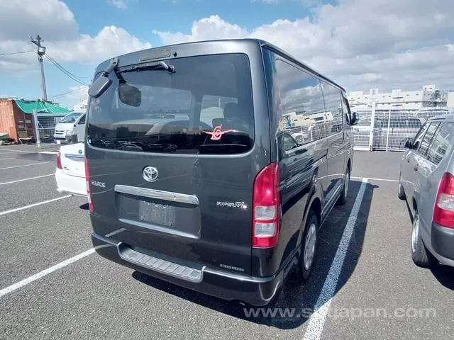 Toyota Hiace 2005 photo 4