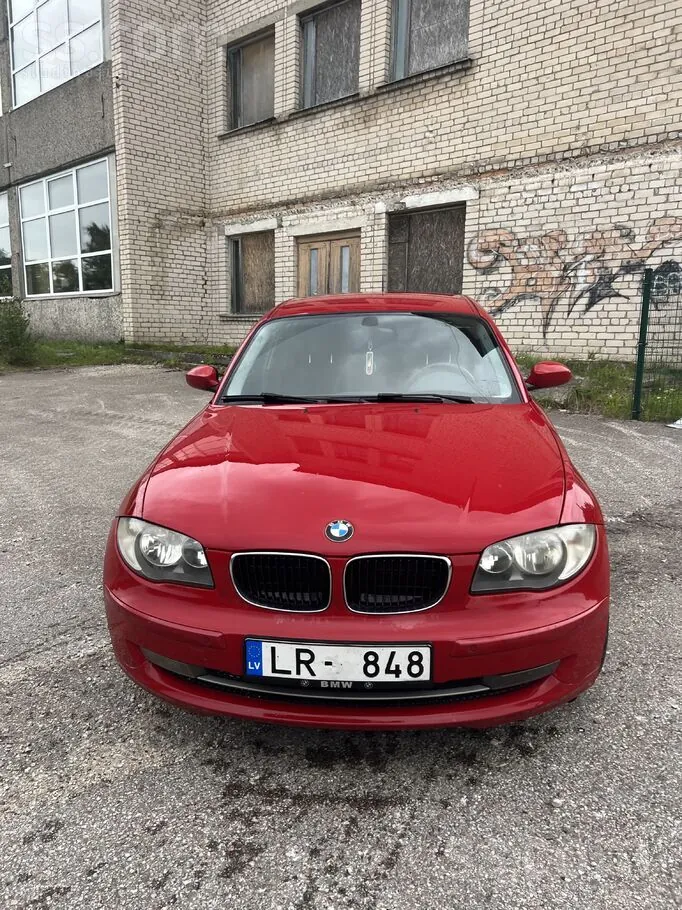 BMW 118D 2007 photo 2